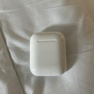 Apple AirPod case 2nd gen (no AirPods in side of them)